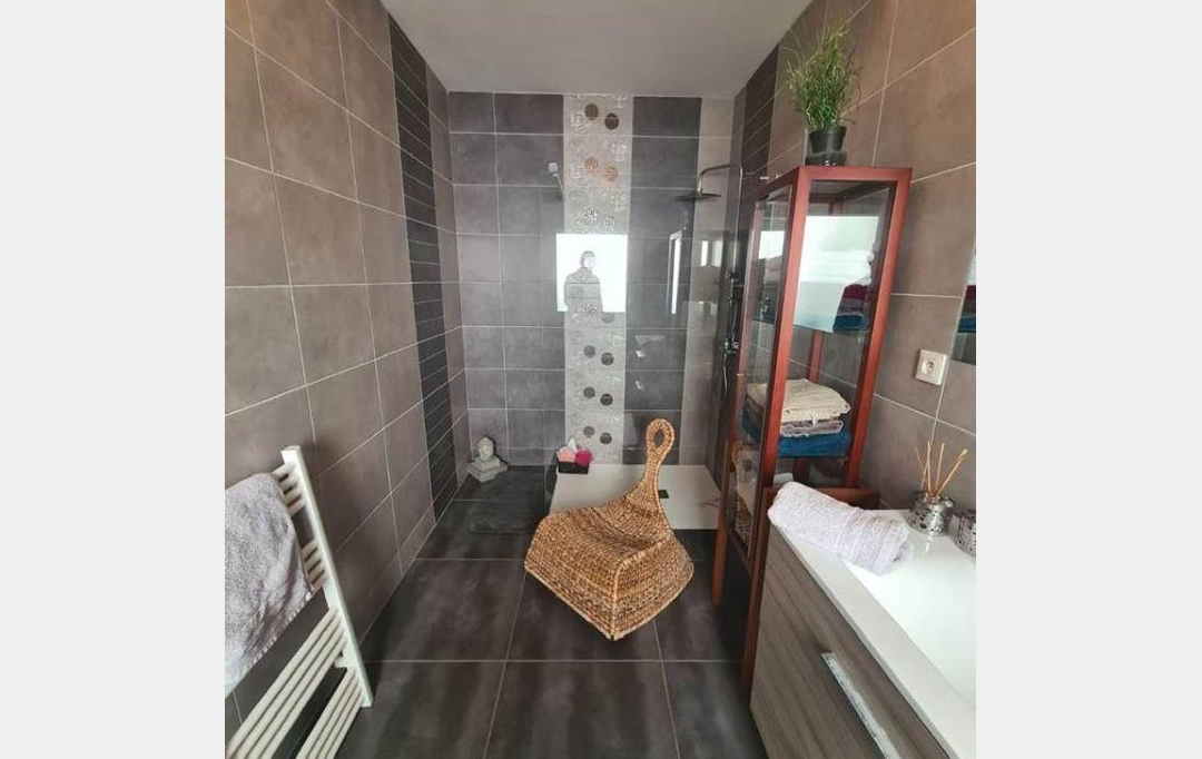 AGENCE IMMOBILIERE MB : House | COCHEREN (57800) | 186 m2 | 310 000 € 