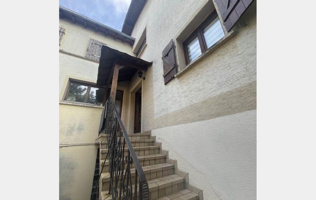 AGENCE IMMOBILIERE MB : Building | FREYMING-MERLEBACH (57800) | 250 m2 | 149 000 € 